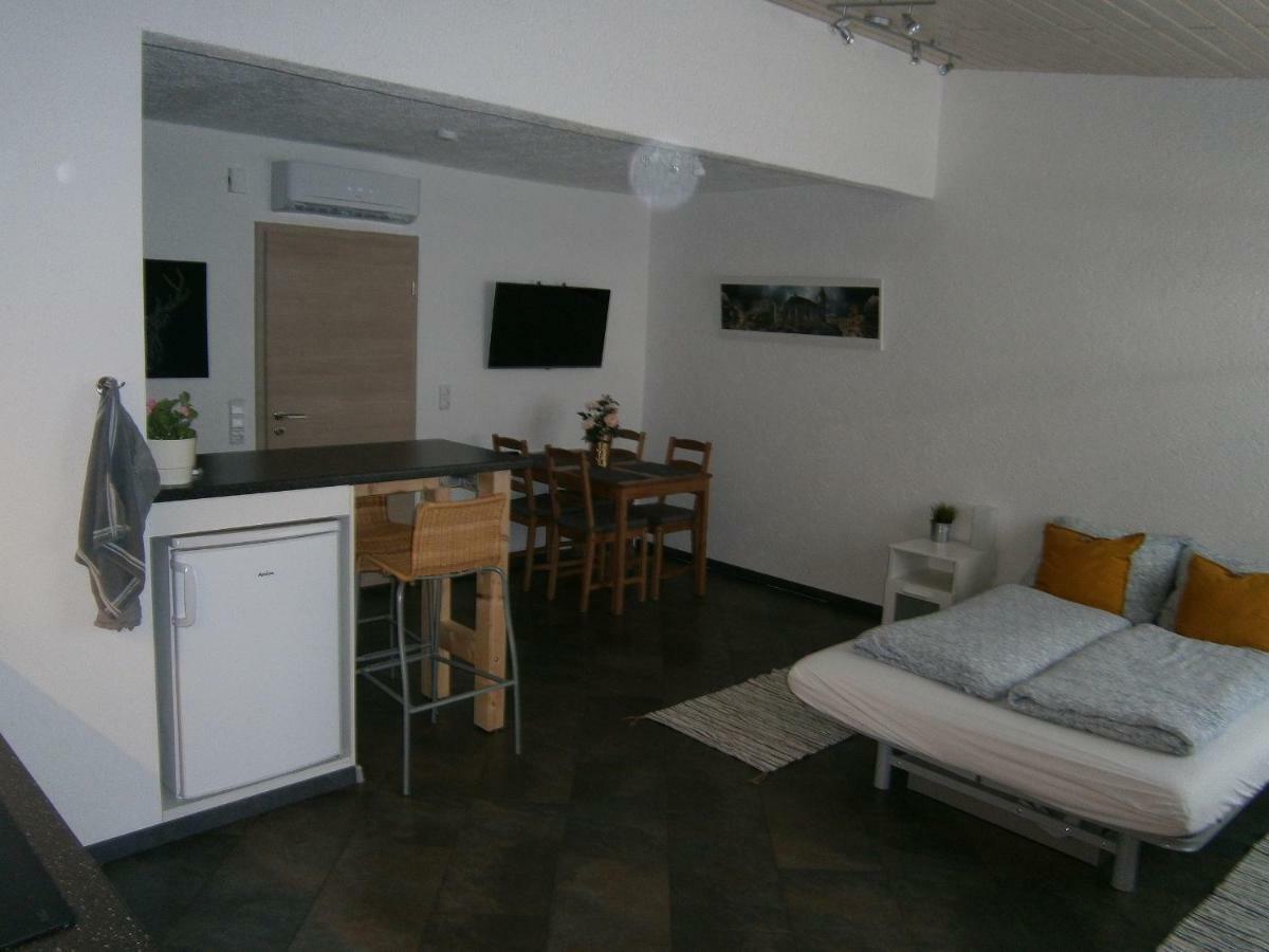 Ferienwohnung Wohnen im ehemaligen Kaminstudio mit Klimaanlage Wittenberg Exterior foto